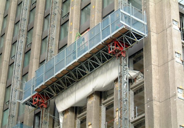 Pracovní plošiny a stavební výtahy HEK